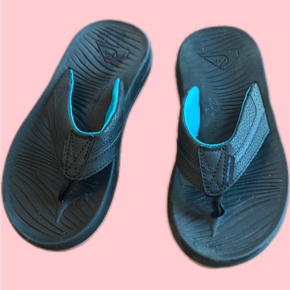 Quiksilver Black and Blue Sandals with Wave Grip - Picture 1 of 12